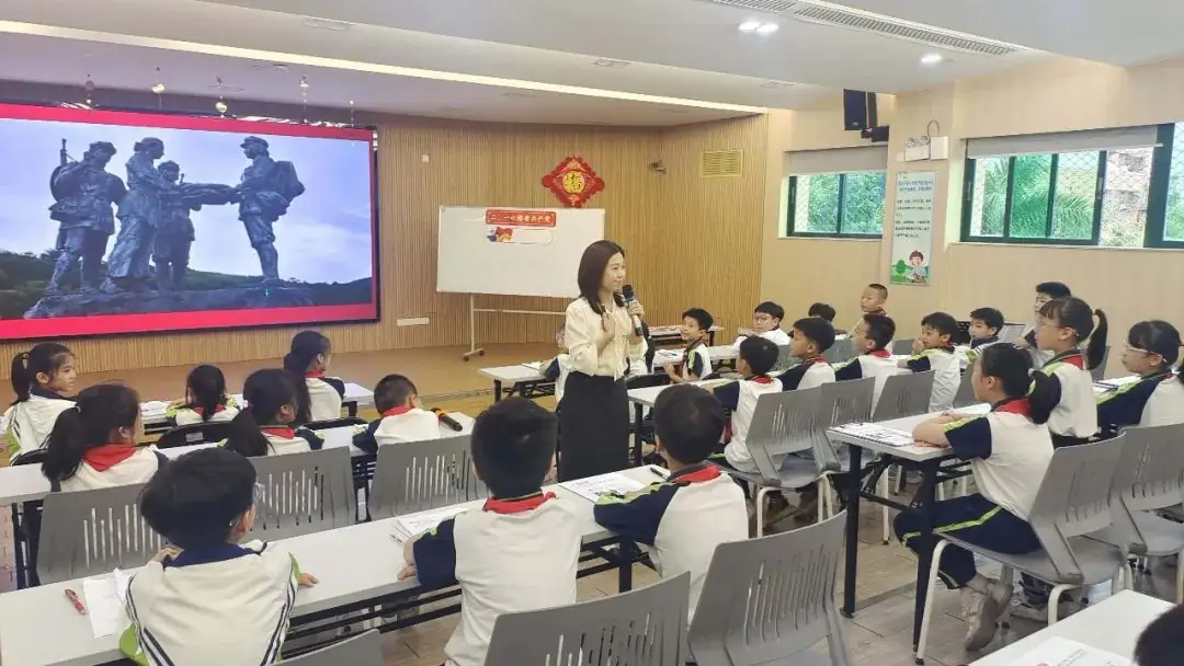 《读本》引航程 培根育新人 ——龙泰小学李晓丹老师参与龙湖区2024年小学思政课巡讲活动 第15张