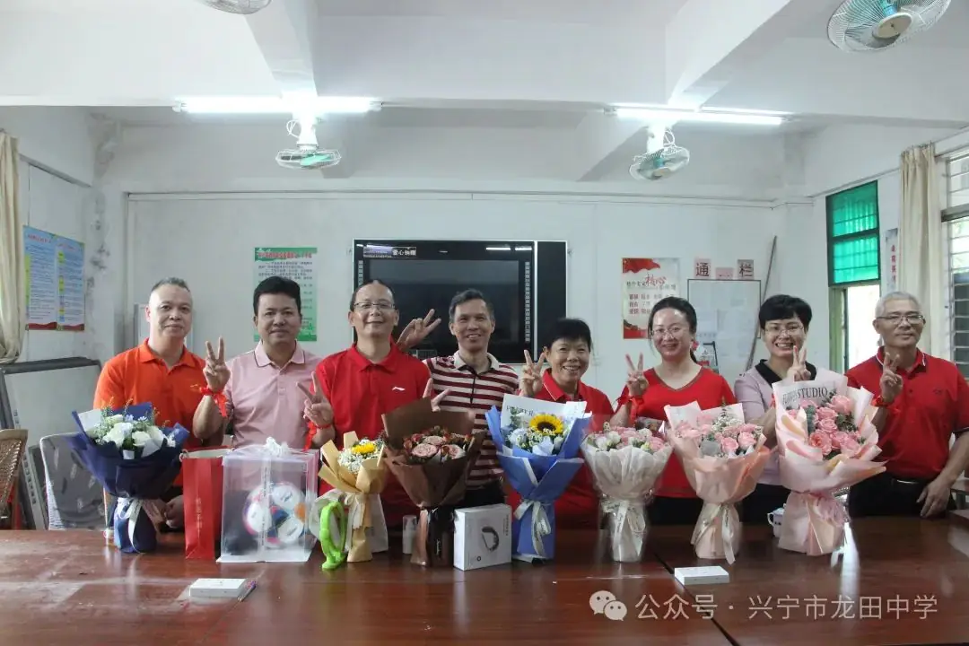 剑指高考 载梦出征——兴宁市龙田中学2024年高考出征仪式 第60张 剑指高考 载梦出征——兴宁市龙田中学2024年高考出征仪式 第60张