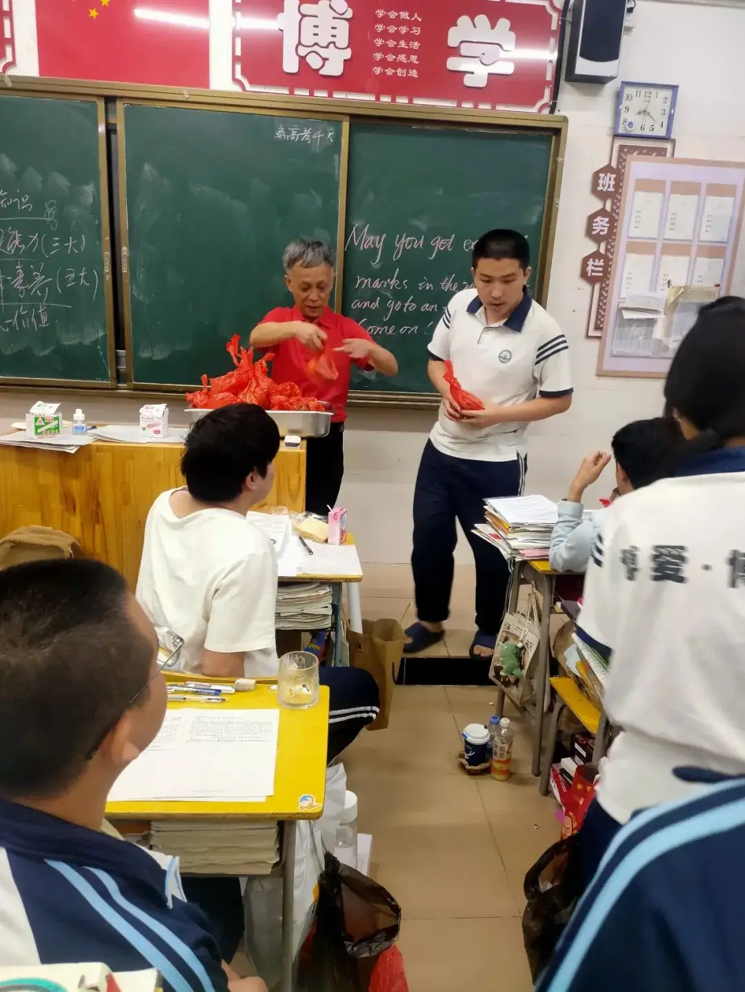 “粽”情端午  助力高考 第2张