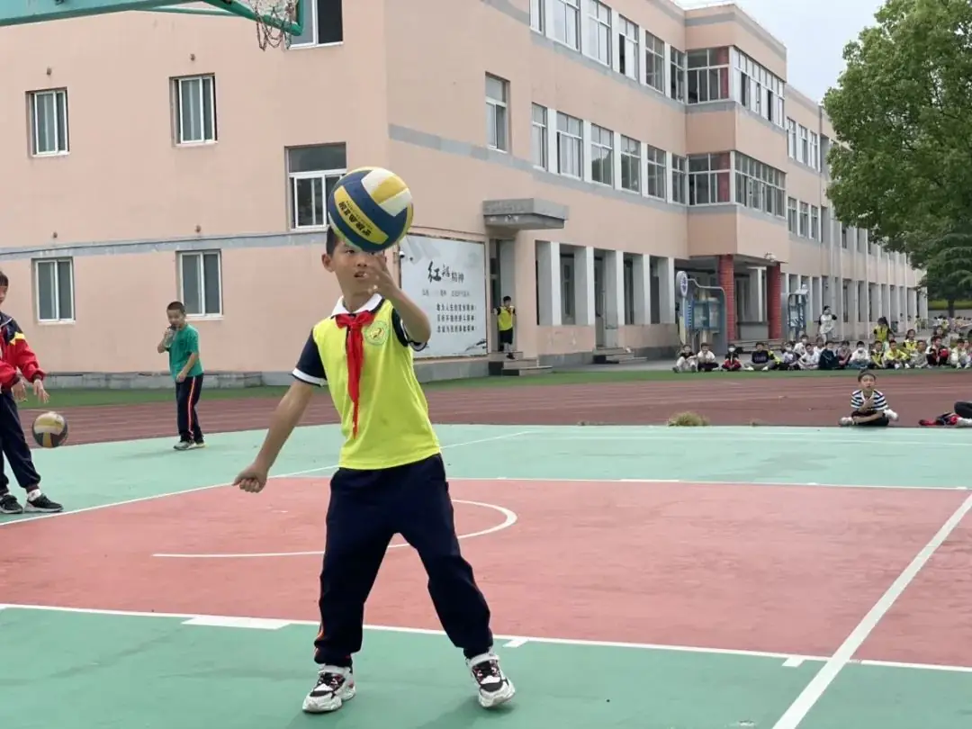 活力排球 绽放童年——钟埭小学举行第四届“樱花杯”校园排球联赛 第13张 活力排球 绽放童年——钟埭小学举行第四届“樱花杯”校园排球联赛 第13张
