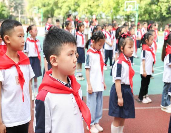 红领巾 爱祖国——福建小学2024年春新队员入队仪式 第10张 红领巾 爱祖国——福建小学2024年春新队员入队仪式 第10张