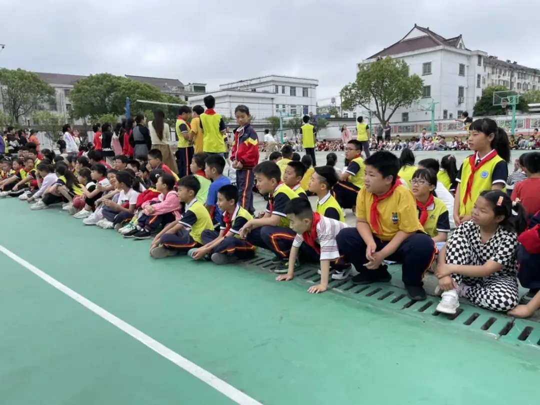 活力排球 绽放童年——钟埭小学举行第四届“樱花杯”校园排球联赛 第19张 活力排球 绽放童年——钟埭小学举行第四届“樱花杯”校园排球联赛 第19张