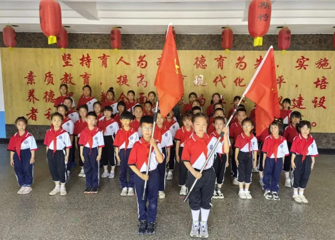 与雷锋同行 让梦想飞扬--凌海市雷锋小学少先队入队仪式 第18张 与雷锋同行 让梦想飞扬--凌海市雷锋小学少先队入队仪式 第18张