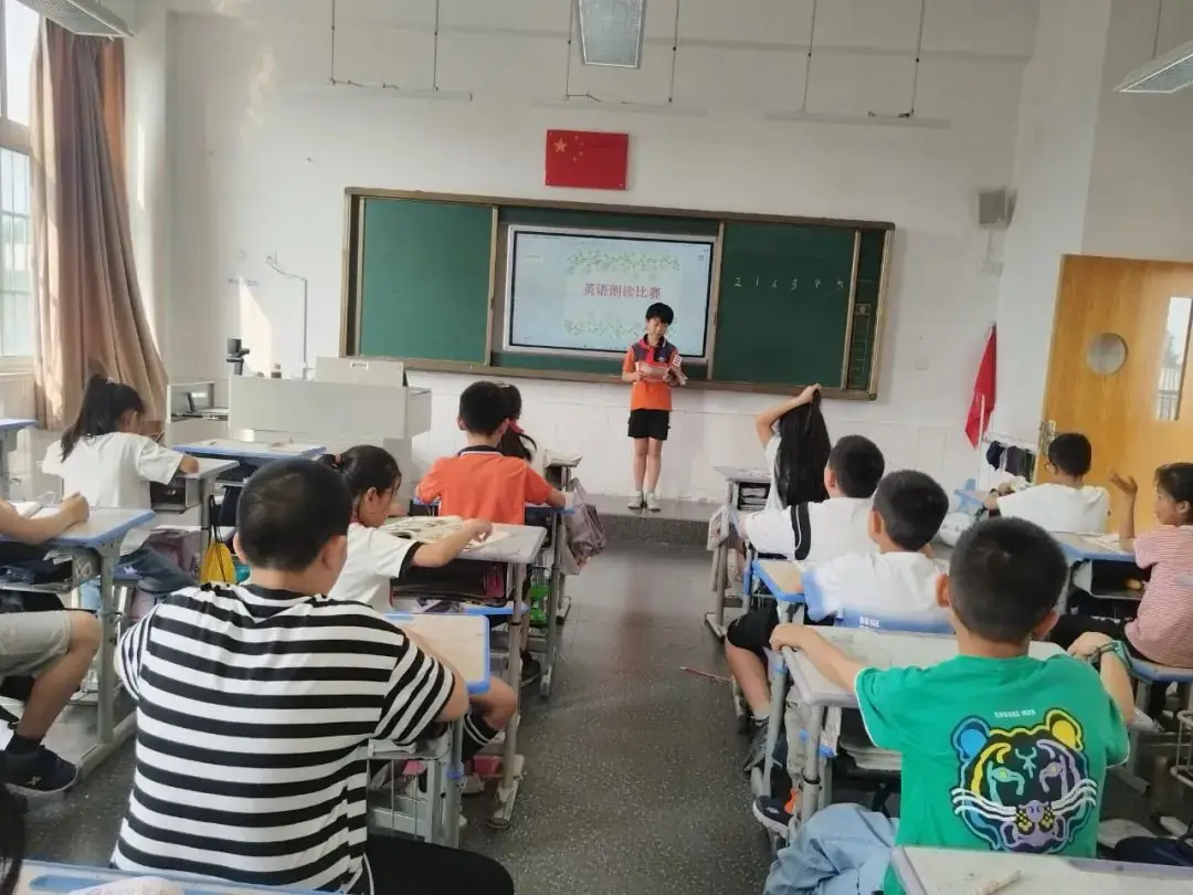 赛英韵飞扬  展自信光芒——玉石小学第四届英语朗读比赛 第4张