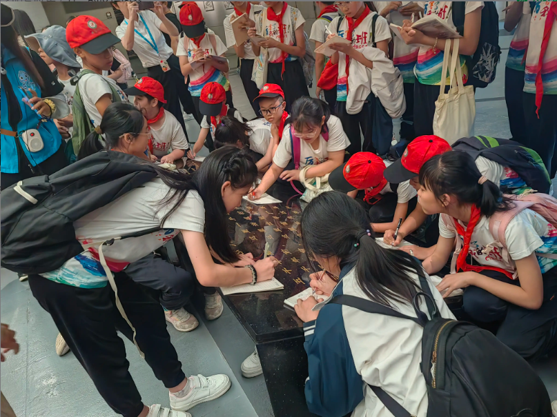 熠熠春日共奔赴,研学拾趣促成长——新华小学2024年五年级参观顺德博物馆研学活动 第26张 熠熠春日共奔赴,研学拾趣促成长——新华小学2024年五年级参观顺德博物馆研学活动 第26张