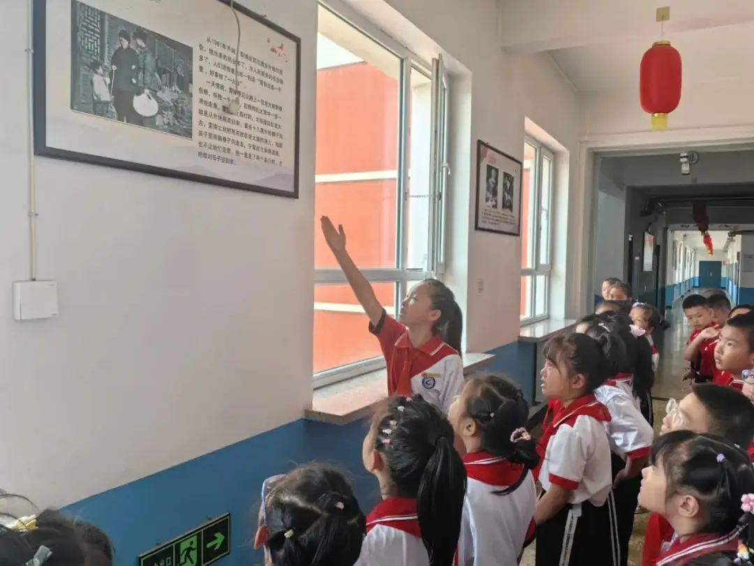 与雷锋同行 让梦想飞扬--凌海市雷锋小学少先队入队仪式 第32张 与雷锋同行 让梦想飞扬--凌海市雷锋小学少先队入队仪式 第32张