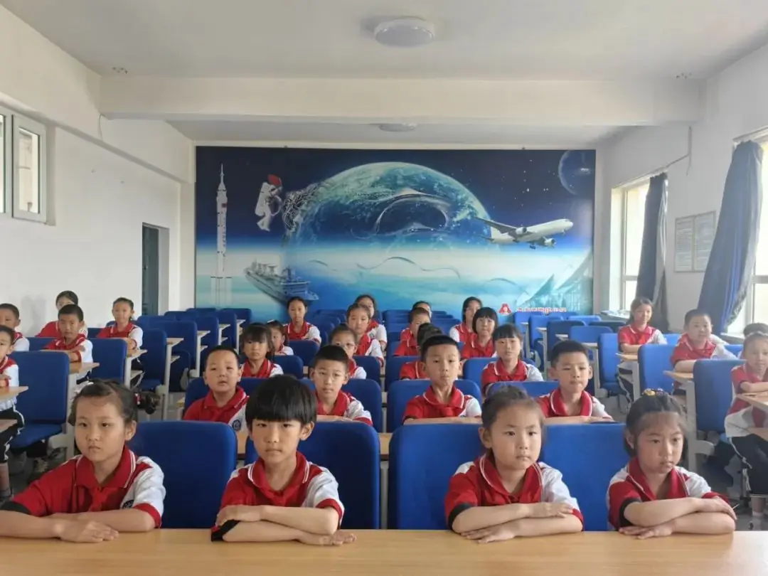 与雷锋同行 让梦想飞扬--凌海市雷锋小学少先队入队仪式 第23张 与雷锋同行 让梦想飞扬--凌海市雷锋小学少先队入队仪式 第23张