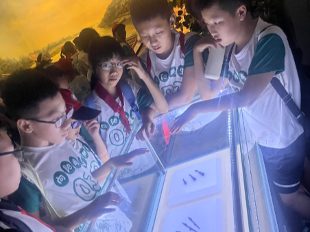 熠熠春日共奔赴,研学拾趣促成长——新华小学2024年五年级参观顺德博物馆研学活动 第24张 熠熠春日共奔赴,研学拾趣促成长——新华小学2024年五年级参观顺德博物馆研学活动 第24张