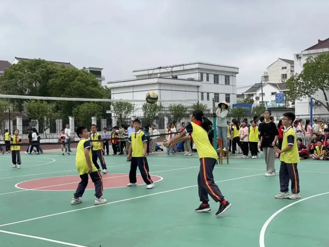 活力排球 绽放童年——钟埭小学举行第四届“樱花杯”校园排球联赛 第16张 活力排球 绽放童年——钟埭小学举行第四届“樱花杯”校园排球联赛 第16张