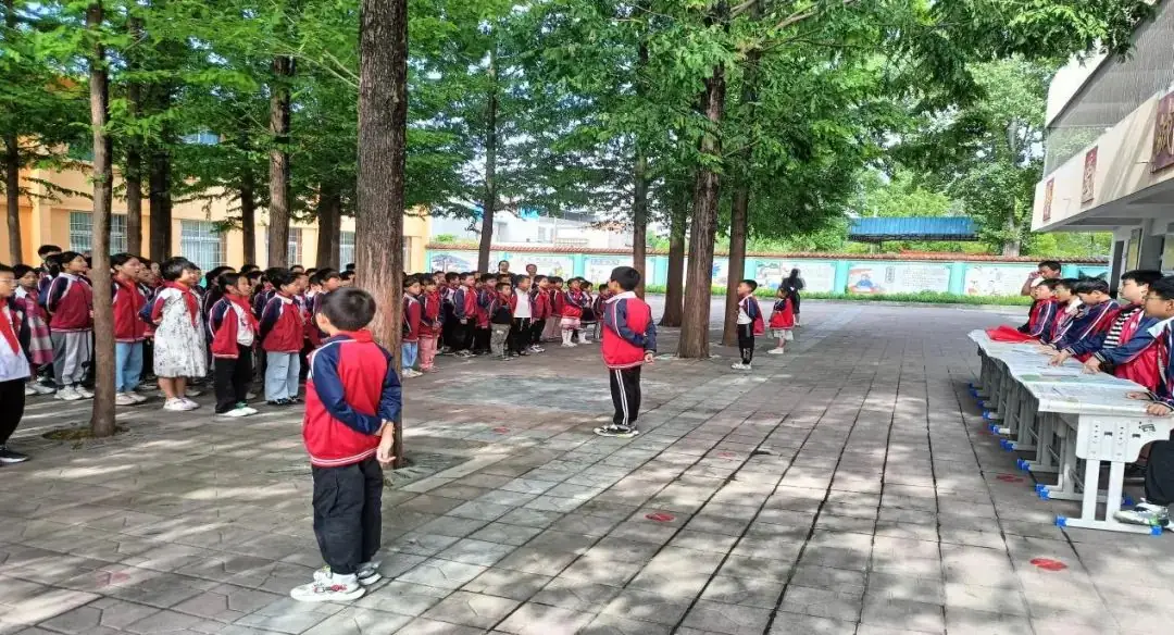 珍爱生命 严防溺水——邓州市刘集镇曾家小学举行防溺水宣传活动 第2张 珍爱生命 严防溺水——邓州市刘集镇曾家小学举行防溺水宣传活动 第2张