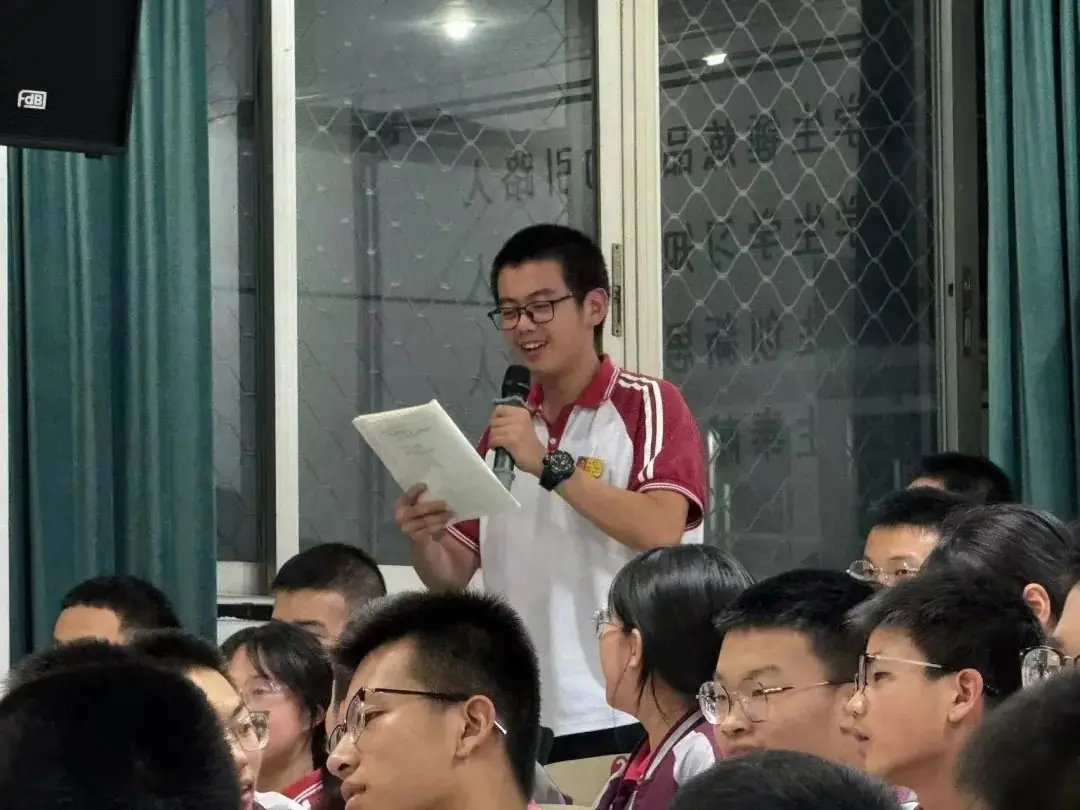 名师领航 助力中考 | 临海市初中语文教研员周选杰老师莅临我校作中考作文专题讲座 第7张 名师领航 助力中考 | 临海市初中语文教研员周选杰老师莅临我校作中考作文专题讲座 第7张
