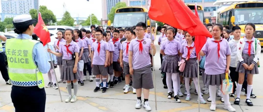 城南新语 | 城南小学第十届“乐翻天”游戏节创意绘画及课间文明小游戏创编风采展示 第38张 城南新语 | 城南小学第十届“乐翻天”游戏节创意绘画及课间文明小游戏创编风采展示 第38张