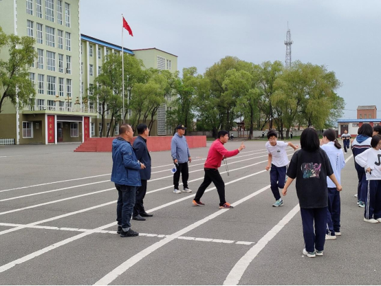 【深化能力作风建设】模拟测试 备战中考---第二十五中学初三年级开展2024年中考体育模拟测试 第16张