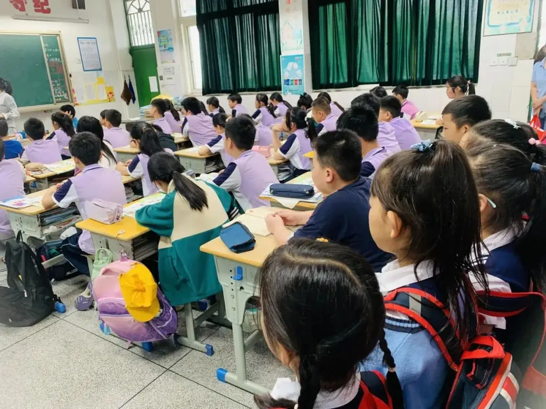 你好,小学——大桥花园幼儿园大班段参观小学活动 第49张