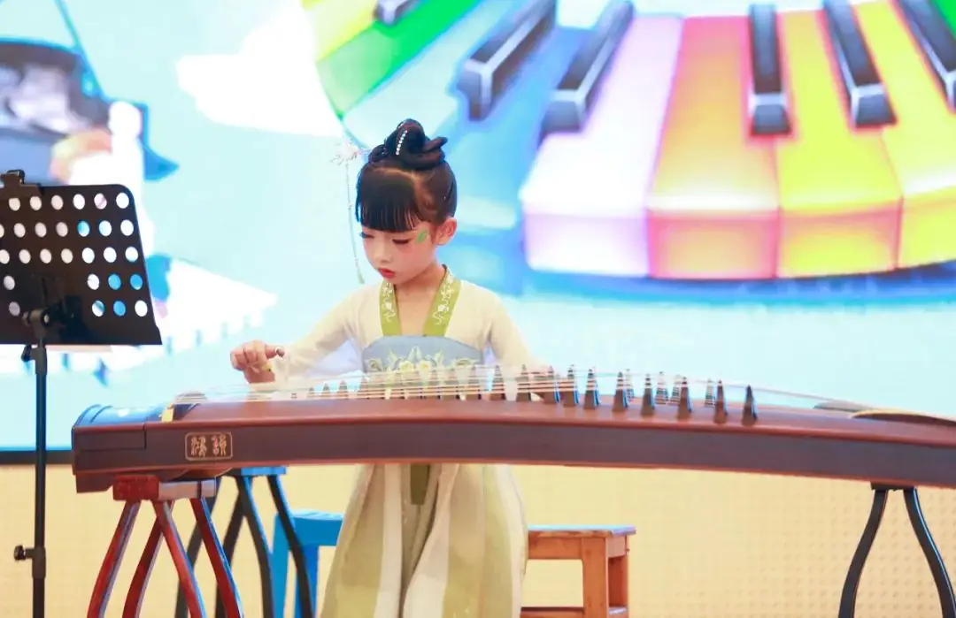 【黄杨梅小学 | 校园风采】指尖飞舞  琴曲飞扬——黄杨梅小学2024年器乐独奏比赛 第17张