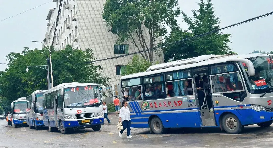 厉兵秣马迎中考,披甲出征向未来—河溪中学2024届中考出征仪式 第18张 厉兵秣马迎中考,披甲出征向未来—河溪中学2024届中考出征仪式 第18张