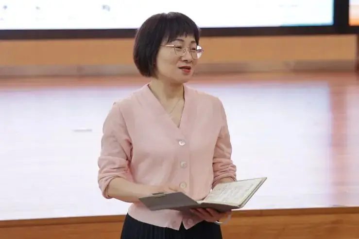 “研”无止境,精益求精——萧山区小学英语“构建思维课堂”专题研讨暨第八期新教师研修班活动 第20张 “研”无止境,精益求精——萧山区小学英语“构建思维课堂”专题研讨暨第八期新教师研修班活动 第20张