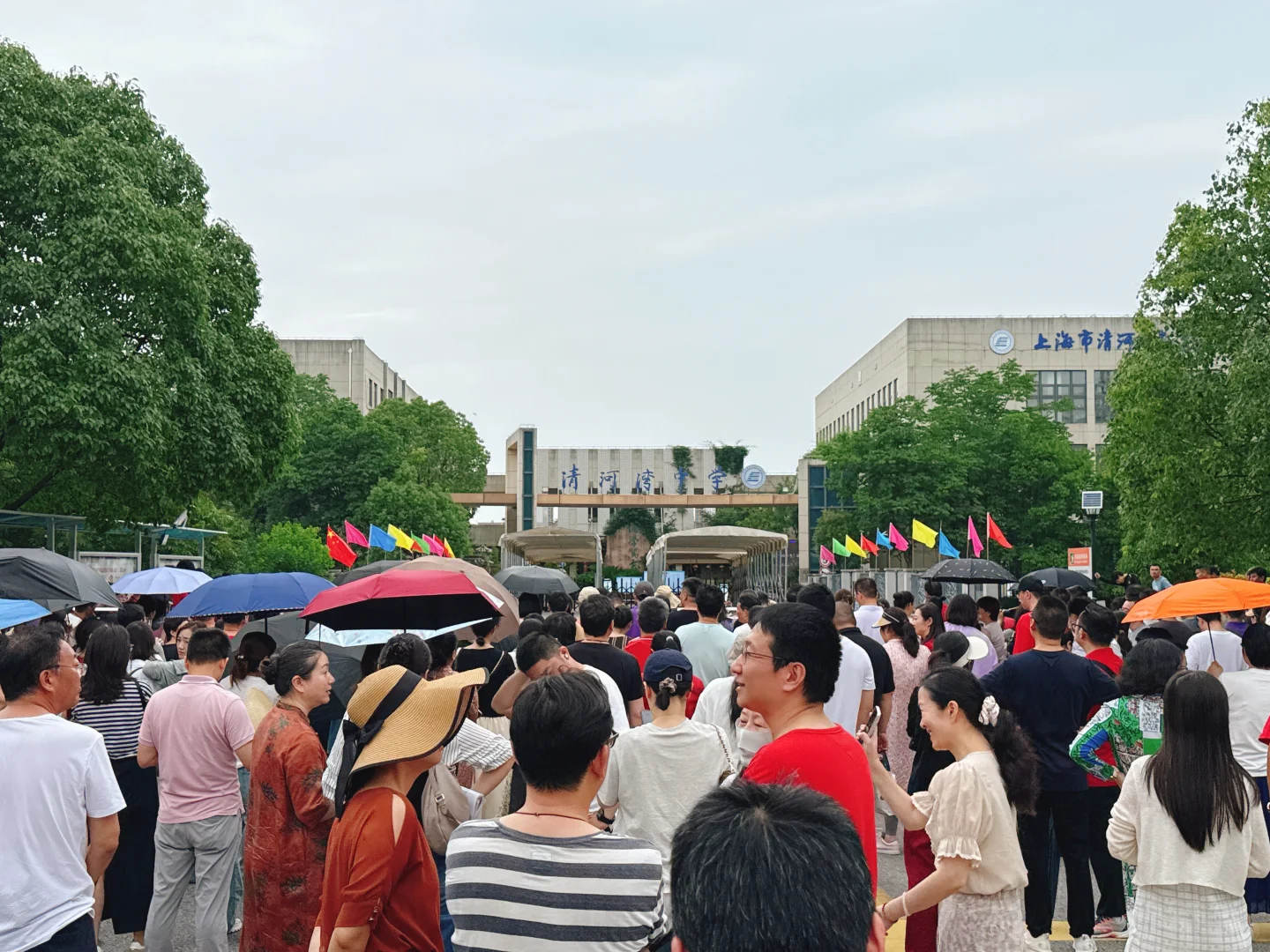 上海中考第一天-第11张图片-四季读书网