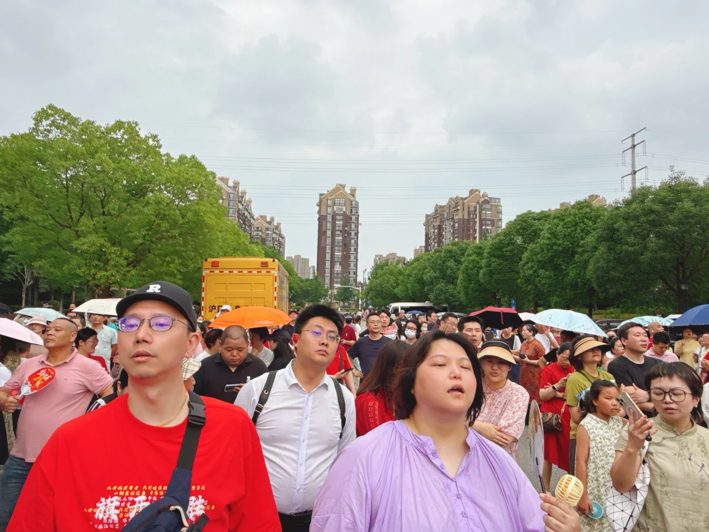 上海中考第一天-第8张图片-四季读书网