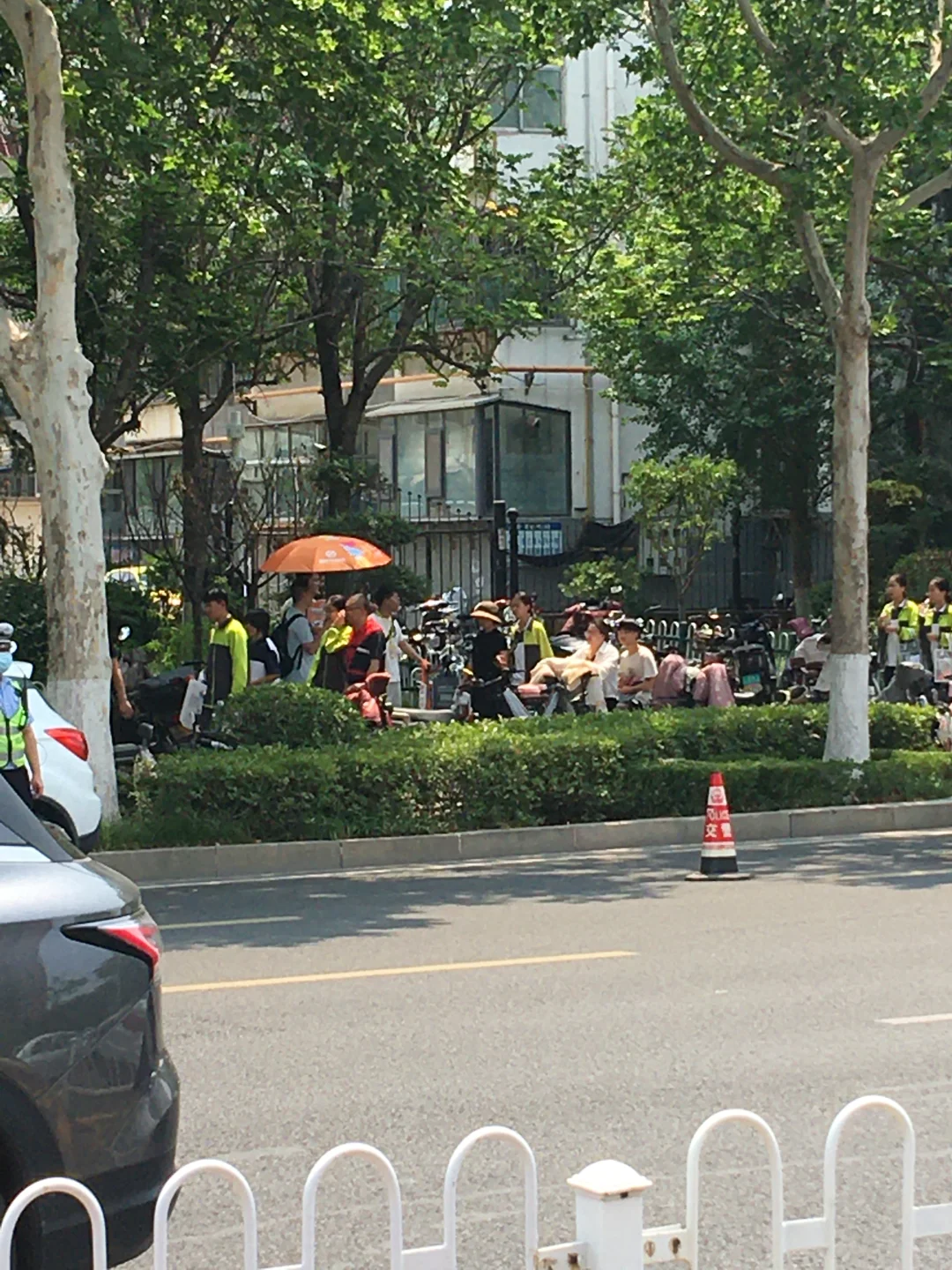 中考的学生们，加油-第3张图片-四季读书网