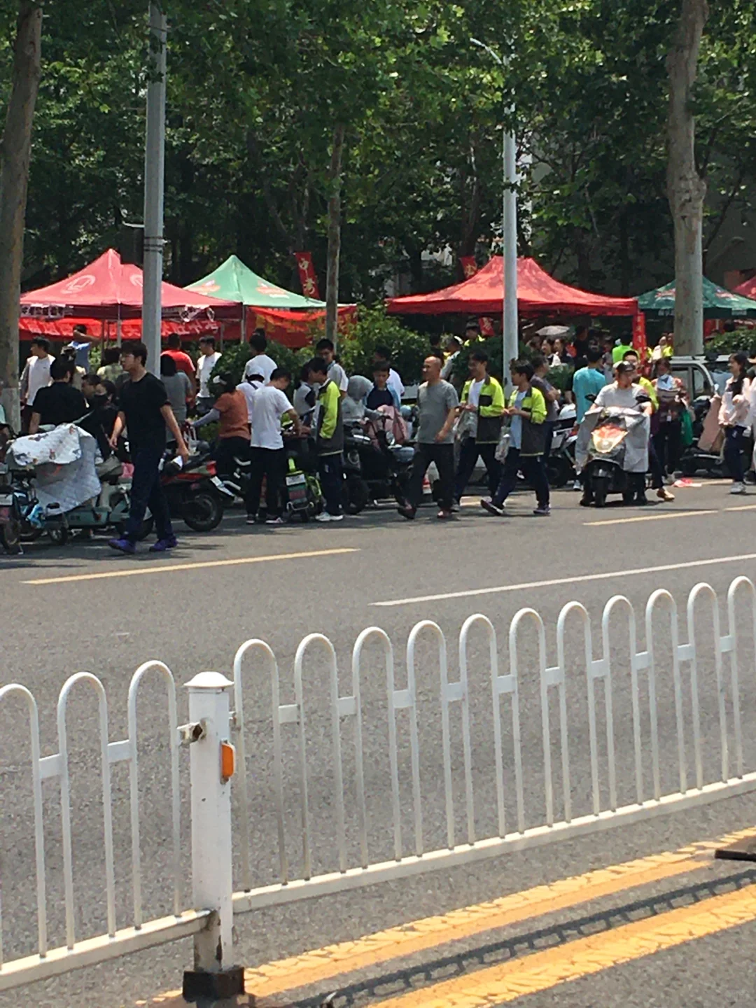 中考的学生们，加油-第5张图片-四季读书网