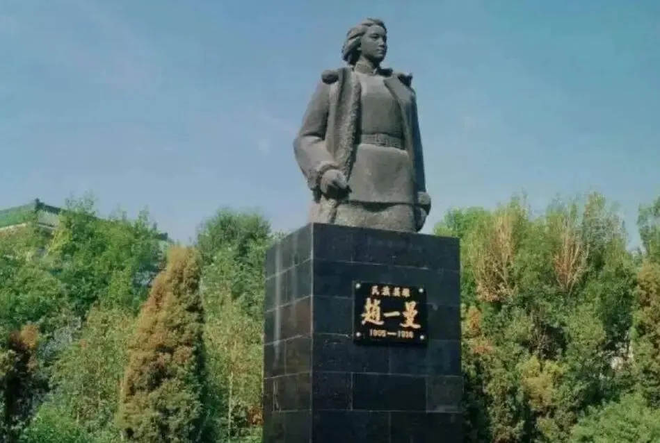 【中考阅读指导】我们都是收信人(阿成)新疆2025-第10张图片-四季读书网