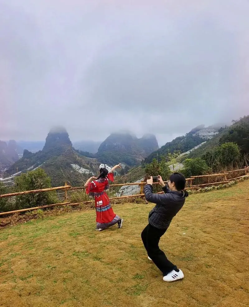 如何巧妙化平时素材为深圳中考作文 观过海,请再来欣赏《山色有无间》 第3张