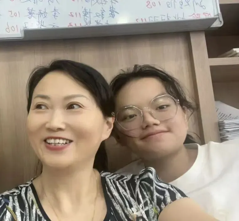 如何巧妙化平时素材为深圳中考作文 观过海,请再来欣赏《山色有无间》 第4张