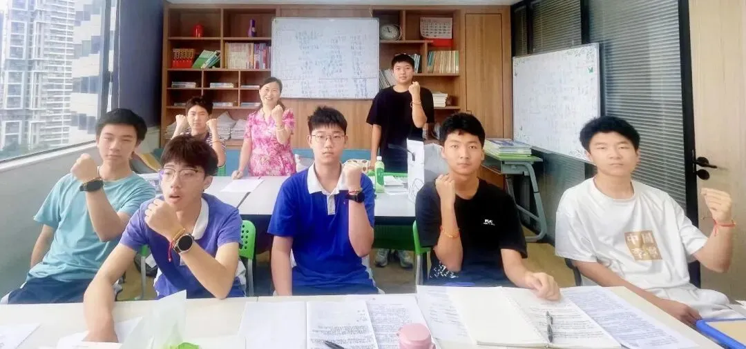 如何巧妙化平时素材为深圳中考作文 观过海,请再来欣赏《山色有无间》 第6张