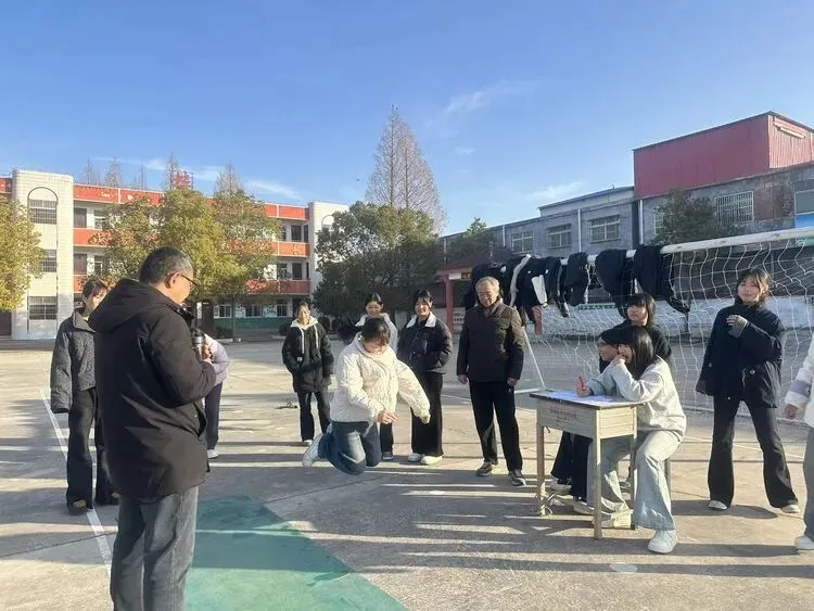 【顺中·体育】燃情赛场展风采 蓄力中考向未来——我校九年级体育模拟测试圆满举行-第4张图片-四季读书网