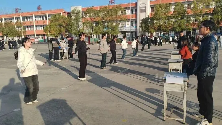 【顺中·体育】燃情赛场展风采 蓄力中考向未来——我校九年级体育模拟测试圆满举行-第5张图片-四季读书网