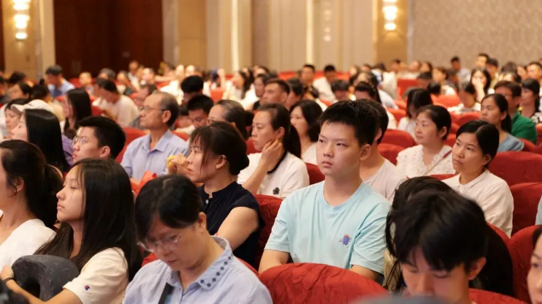 放弃传统名校!中考估分705分学霸,选了这所「顶尖名师天团」的学校 第17张 放弃传统名校!中考估分705分学霸,选了这所「顶尖名师天团」的学校 第17张