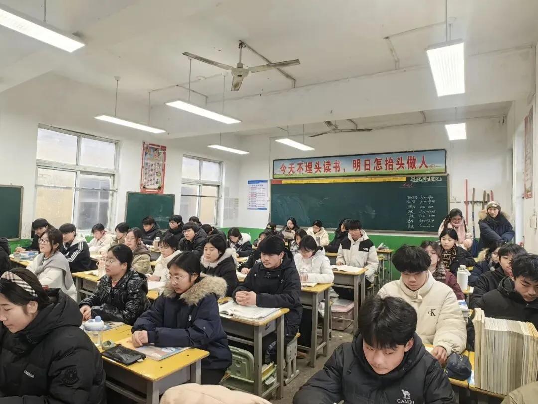 聚焦病句修改,赋能中考备考——平顶山市张磊名师工作室专题教研活动-第11张图片-四季读书网