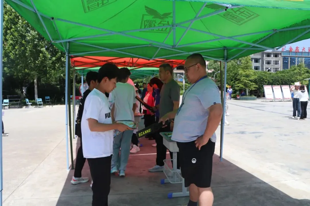 【中考动态】礼县第二中学考点圆满完成2025年中考工作-第8张图片-四季读书网