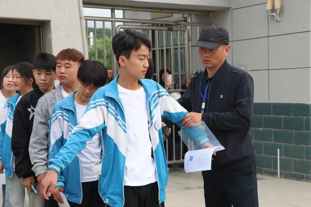 【中考动态】礼县第二中学考点圆满完成2023年中考工作-第8张图片-四季读书网