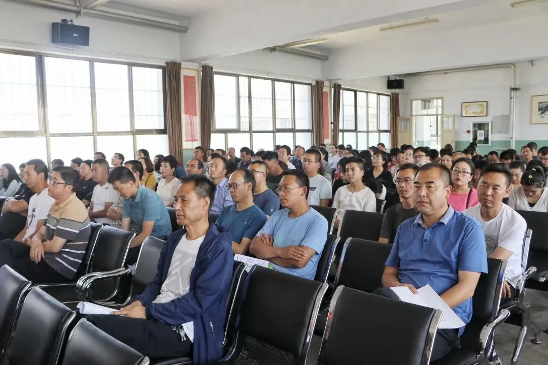 【中考动态】礼县第二中学召开2022年中考礼县二中考点考务培训会 第8张