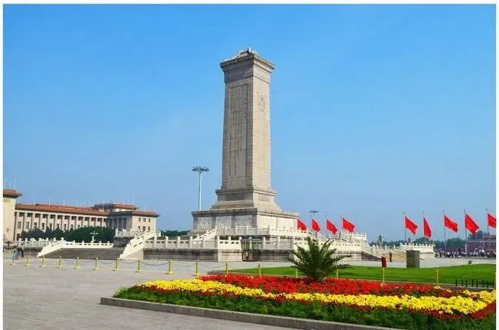 中考佳作旅游篇:英雄的丰碑 第2张