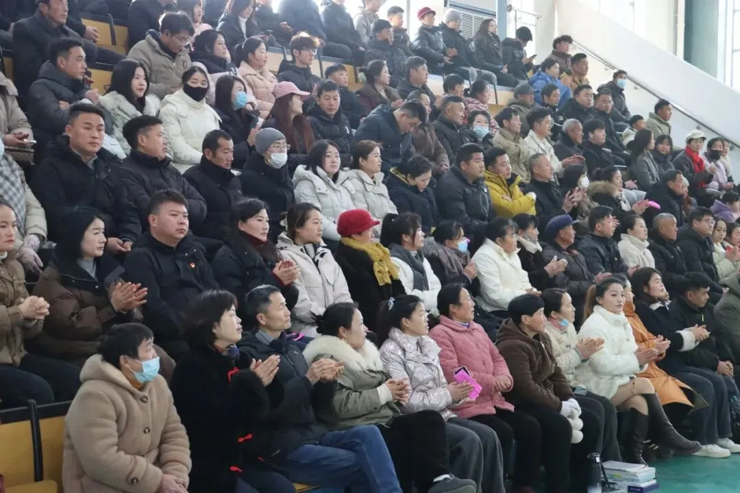 凝心聚力启新程 家校协同战中考——蒙城县实验永兴中学九年级期末表彰会暨家长会圆满落幕 第24张