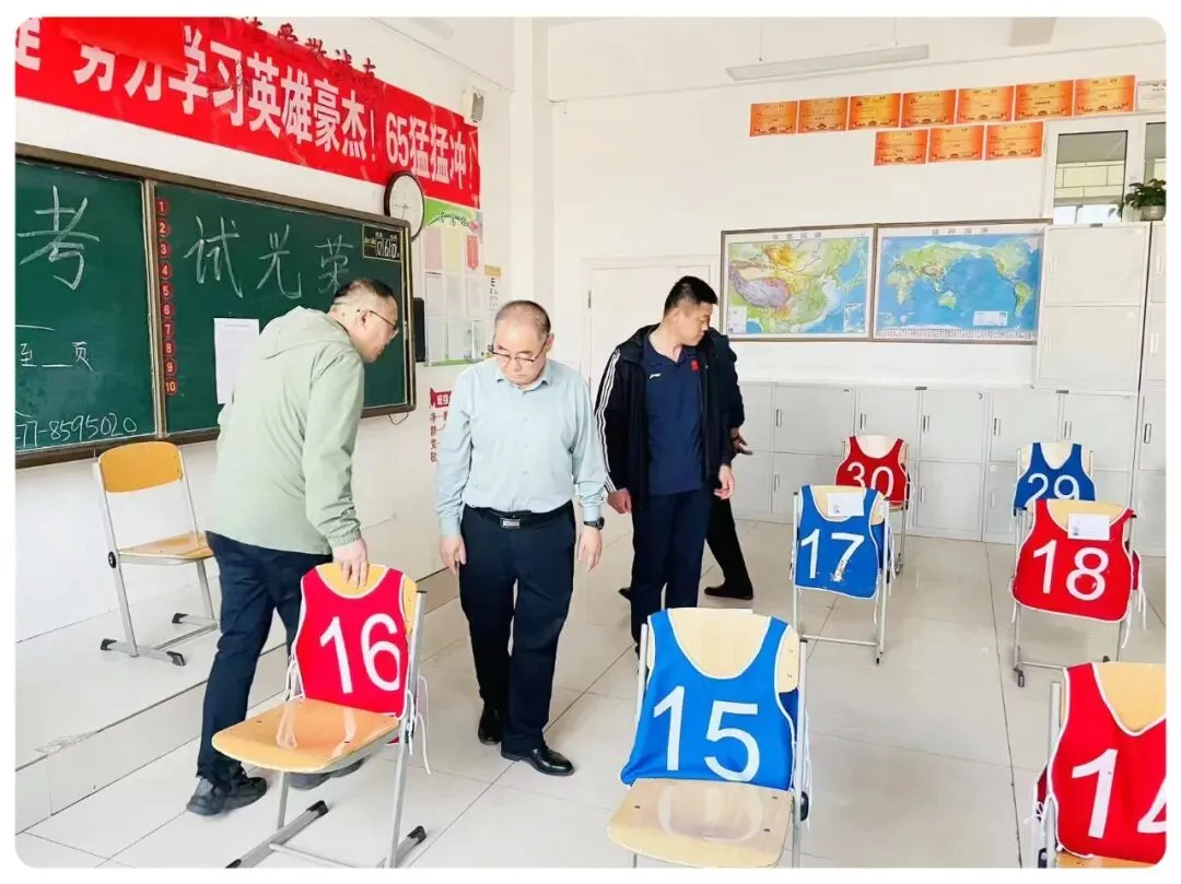 【中考】东胜区2024年中考美术特长生专业课考试顺利结束 第4张