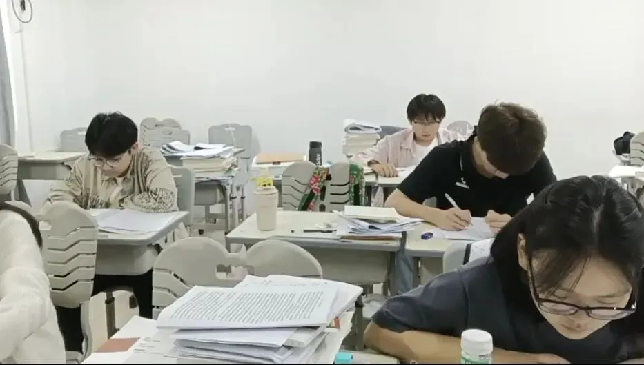 中考如何逆袭?初三中考全日制集训班,郑州益学中考集训学校 郑州集训班、小班全日制集训、全封闭式管理 第70张