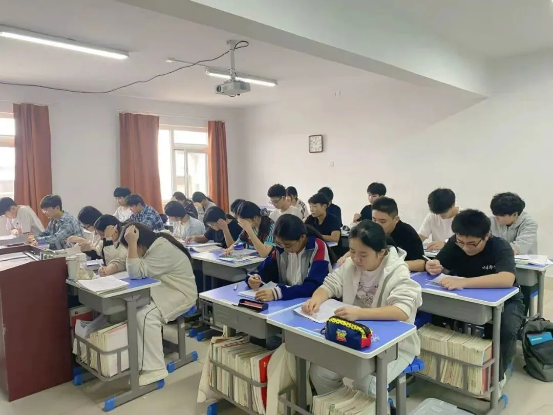 致远中考2026届百天冲刺 第8张 致远中考2026届百天冲刺 第8张
