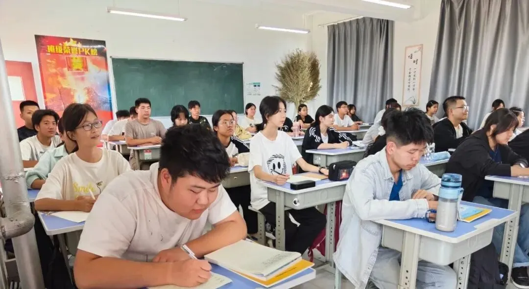 文化课不理想?中考没把握?别再内耗啦!海华2026年春招火热来袭,助你解锁技能逆袭之路,开启美好未来! 第6张