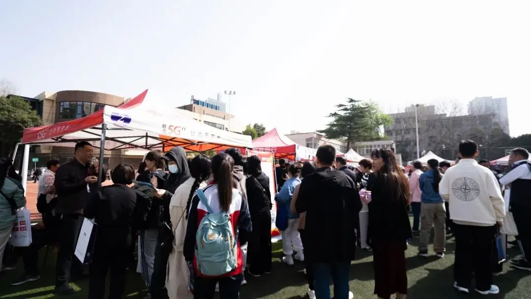 中考冲刺双响炮|学霸亲授提分秘籍,50+高中面对面,郑州家长的升学“定心丸”来啦! 第12张 中考冲刺双响炮|学霸亲授提分秘籍,50+高中面对面,郑州家长的升学“定心丸”来啦! 第12张