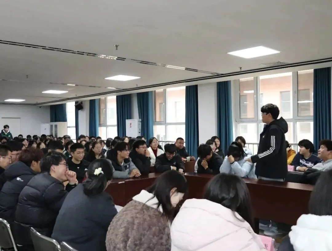 第五中学举办“薪火相传·筑梦中考”校友联谊会 第8张