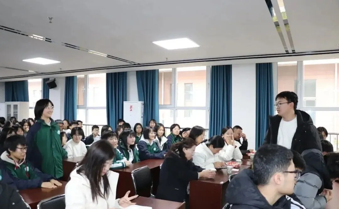 第五中学举办“薪火相传·筑梦中考”校友联谊会 第10张