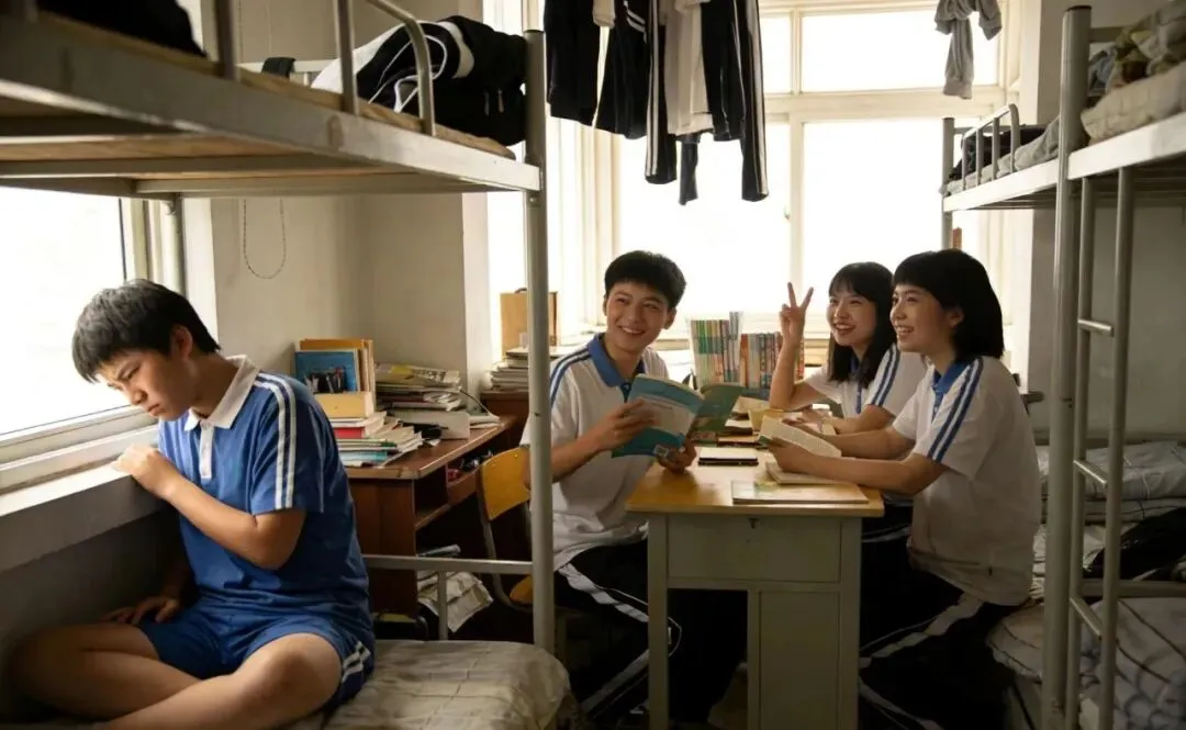 中考后才懂:住宿vs走读,差的不是距离,是孩子整段成长 第2张 中考后才懂:住宿vs走读,差的不是距离,是孩子整段成长 第2张