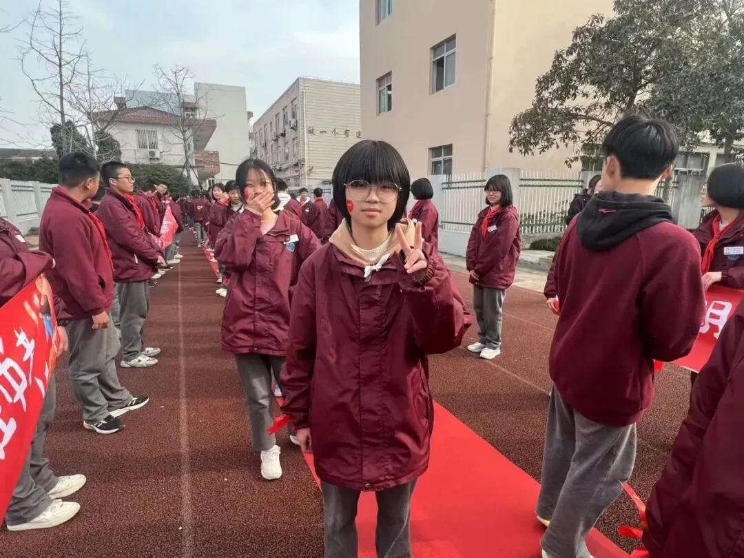 热辣滚烫战百日 飞驰人生赢中考 ——高桥中学九年级中考百日誓师大会-第10张图片-四季读书网