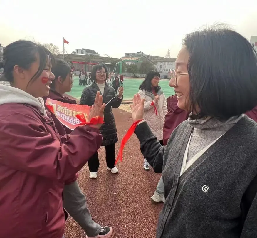 热辣滚烫战百日 飞驰人生赢中考 ——高桥中学九年级中考百日誓师大会-第14张图片-四季读书网