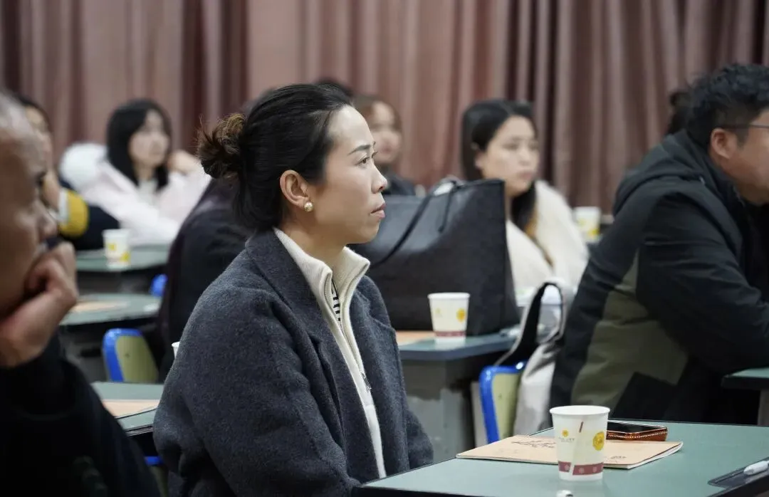 家校同心暖相伴 蓄力冲刺赴中考——铜仁市宏雅实验中学九年级家长会圆满落幕 第17张