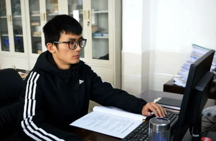 同样是中考考砸了,一个外出打工一个进职高,几年后孩子的人生截然不同 第3张